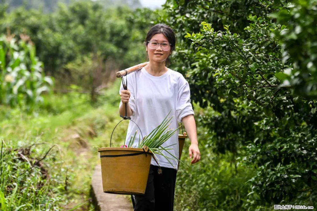 全网追的“扁担女孩”，找了一份暑假工，时薪12元 - 昌吉生活资讯 - 昌吉28生活网 changji.28life.com