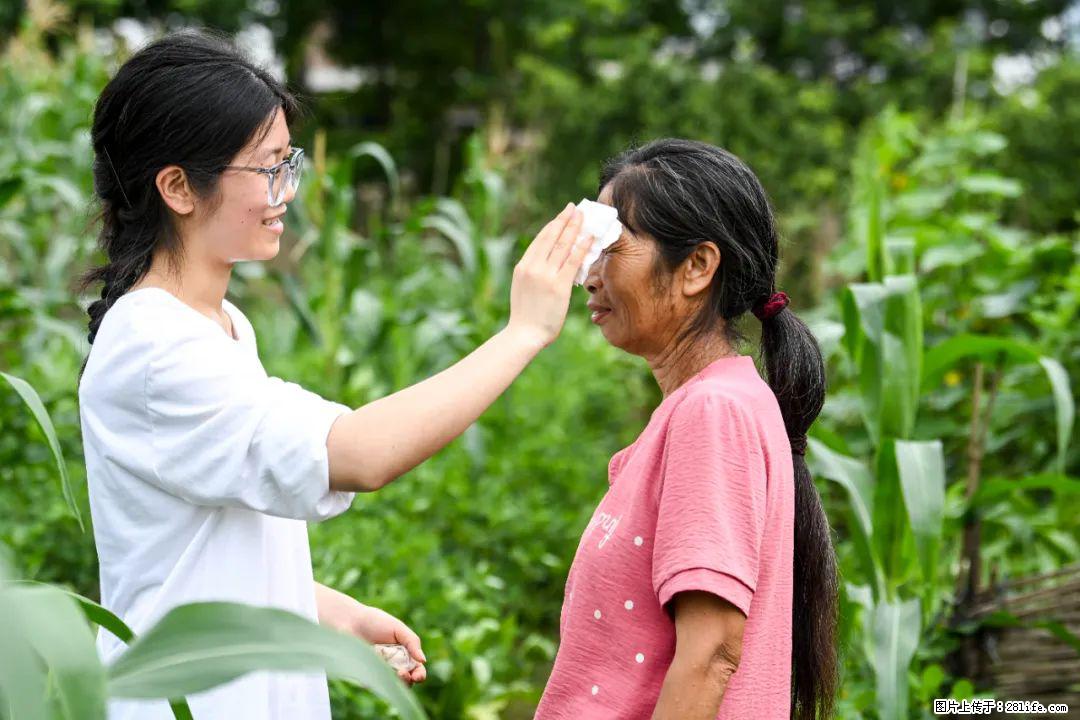 全网追的“扁担女孩”，找了一份暑假工，时薪12元 - 昌吉生活资讯 - 昌吉28生活网 changji.28life.com